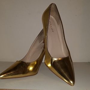 Solid Gold Pumps